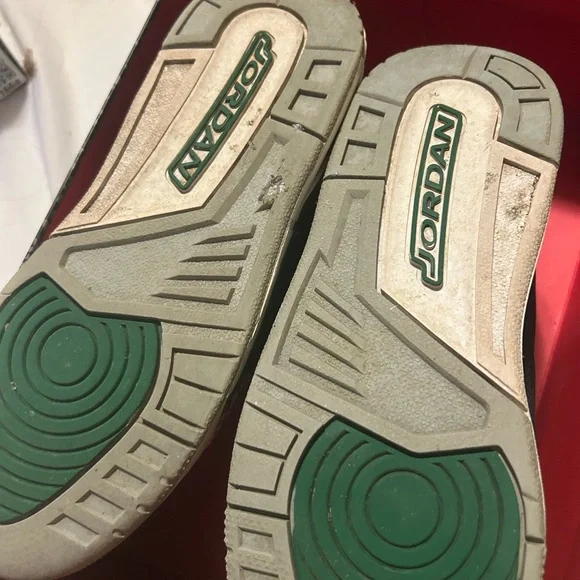 Jordan Air 3 Retro Black and Silver Box - Picture 8 of 9